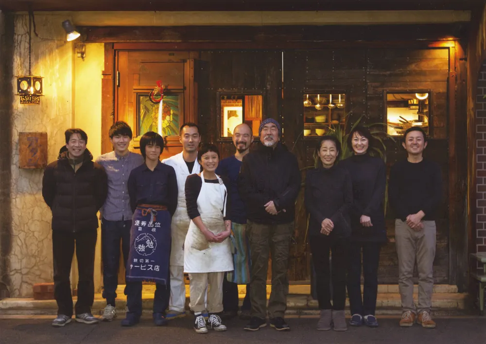 旧アダン三田店前 スタッフ集合